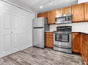 6700 NE 182nd Street C104, Kenmore WA 98028