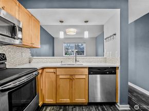 6700 NE 182nd Street C104, Kenmore WA 98028