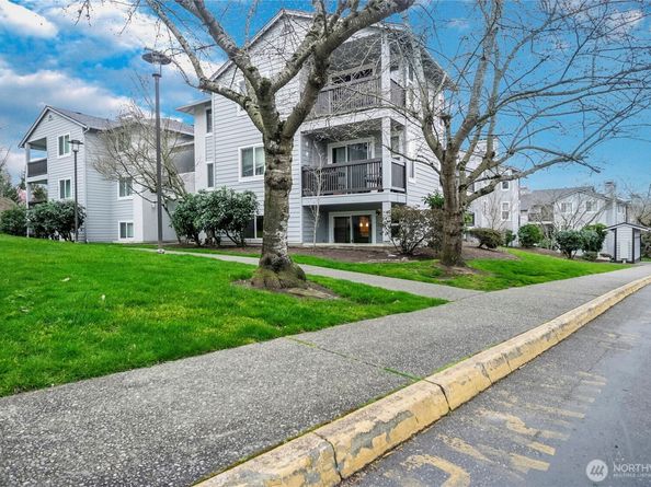 6700 NE 182nd Street C104, Kenmore WA 98028