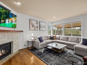 215 Ilwaco Place SE, Renton WA 98059