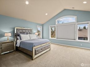 215 Ilwaco Place SE, Renton WA 98059