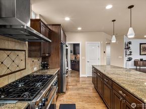 215 Ilwaco Place SE, Renton WA 98059