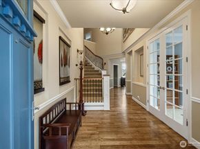 215 Ilwaco Place SE, Renton WA 98059