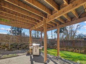 215 Ilwaco Place SE, Renton WA 98059