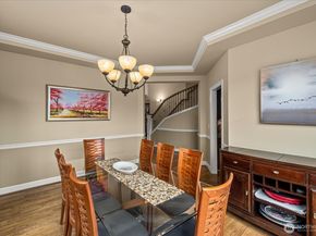 215 Ilwaco Place SE, Renton WA 98059