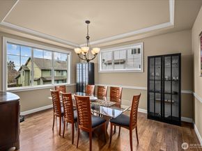 215 Ilwaco Place SE, Renton WA 98059