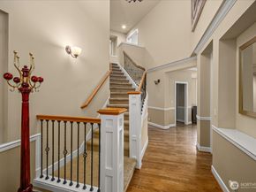 215 Ilwaco Place SE, Renton WA 98059