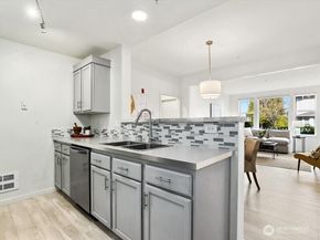 22527 SE 38th Terrace 1424, Issaquah WA 98029