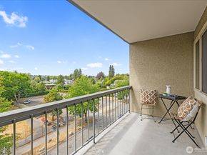 732 11th Avenue E 404, Seattle WA 98102