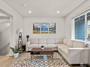 12012 NE 193rd Lane C, Bothell WA 98011