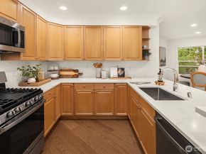 836 2nd Avenue 303, Kirkland WA 98033