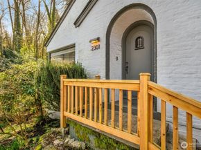 2301 Delmar Drive E, Seattle WA 98102