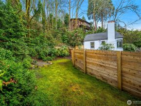 2301 Delmar Drive E, Seattle WA 98102