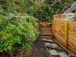 2301 Delmar Drive E, Seattle WA 98102