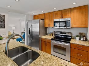 16929 Inglewood Road NE C305, Kenmore WA 98028