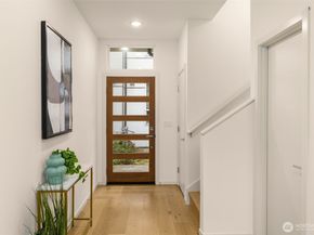 9248 17th Avenue SW A, Seattle WA 98106