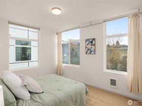 9248 17th Avenue SW A, Seattle WA 98106