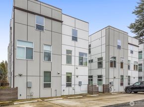 9248 17th Avenue SW A, Seattle WA 98106