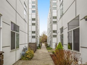 9248 17th Avenue SW A, Seattle WA 98106