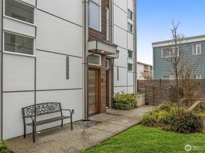 9248 17th Avenue SW A, Seattle WA 98106