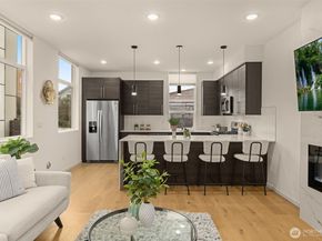 9248 17th Avenue SW A, Seattle WA 98106