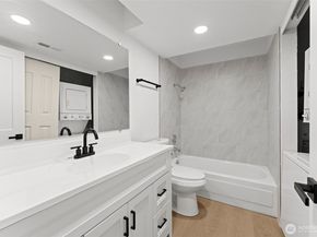 14020 Juanita Drive NE B3, Kirkland WA 98034