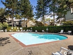 11114 NE 125th Lane G227, Kirkland WA 98034