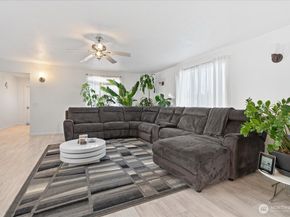 208 Pike St NE, Auburn WA 98002