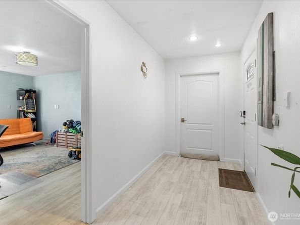 208 Pike St NE, Auburn WA 98002