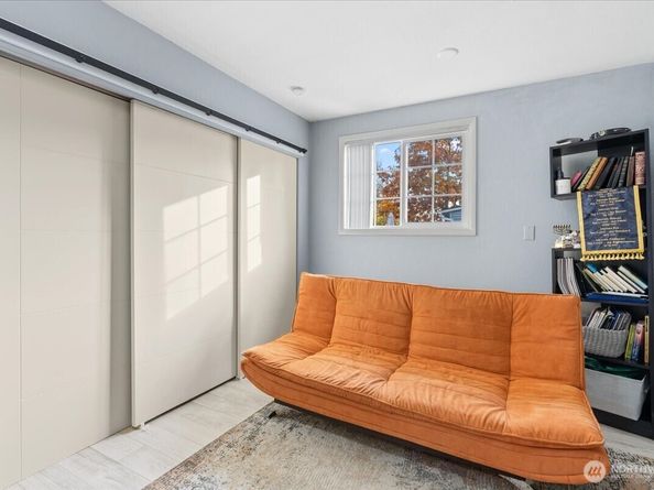 208 Pike St NE, Auburn WA 98002