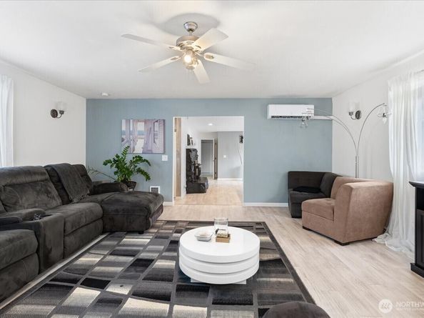 208 Pike St NE, Auburn WA 98002