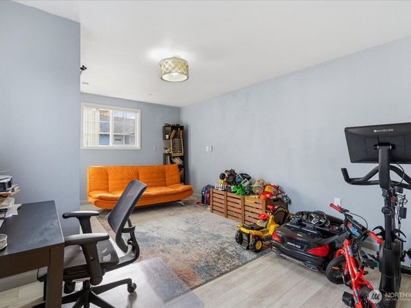 208 Pike St NE, Auburn WA 98002