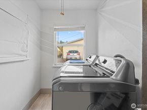 208 Pike St NE, Auburn WA 98002