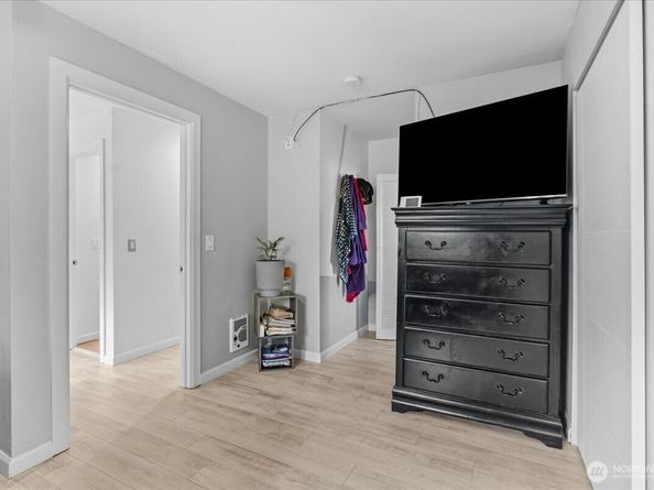 208 Pike St NE, Auburn WA 98002