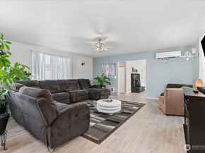 208 Pike St NE, Auburn WA 98002