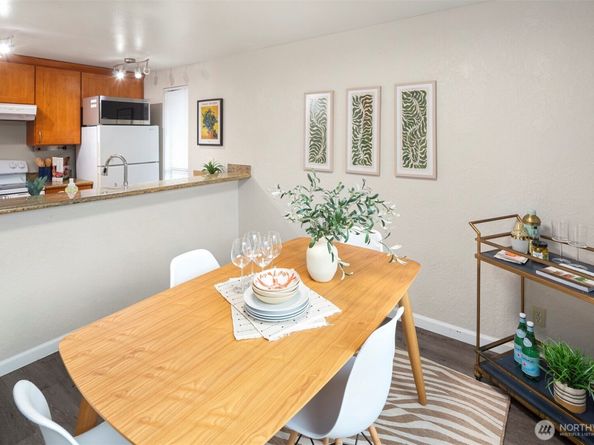 10330 SE 6TH Street A2, Bellevue WA 98004