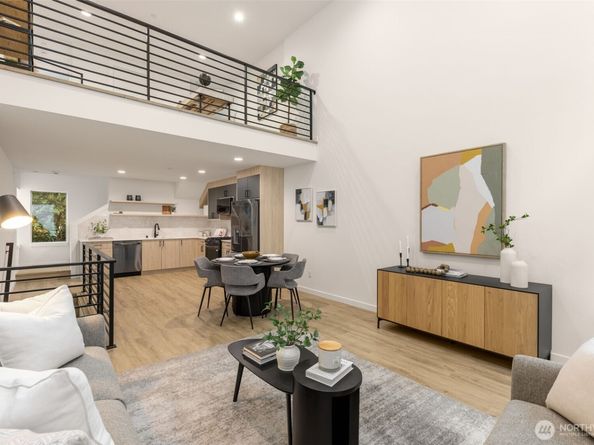 4414 Midvale Avenue N, Seattle WA 98103