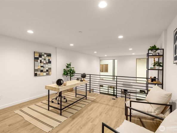 4414 Midvale Avenue N, Seattle WA 98103