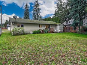 5723 208th Street SW, Lynnwood WA 98036
