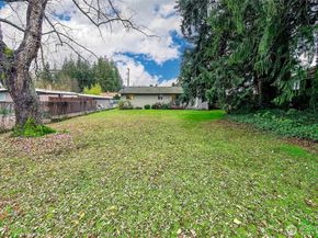 5723 208th Street SW, Lynnwood WA 98036