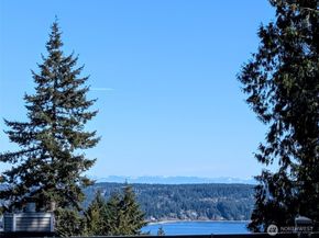 6494 Windward Place NW, Bremerton WA 98312