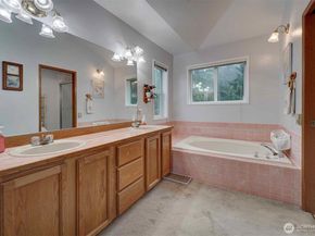 6494 Windward Place NW, Bremerton WA 98312