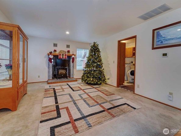 6494 Windward Place NW, Bremerton WA 98312