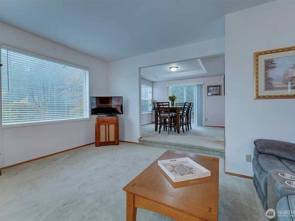 6494 Windward Place NW, Bremerton WA 98312