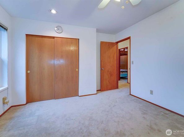 6494 Windward Place NW, Bremerton WA 98312