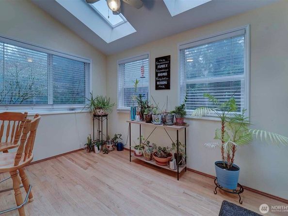 6494 Windward Place NW, Bremerton WA 98312