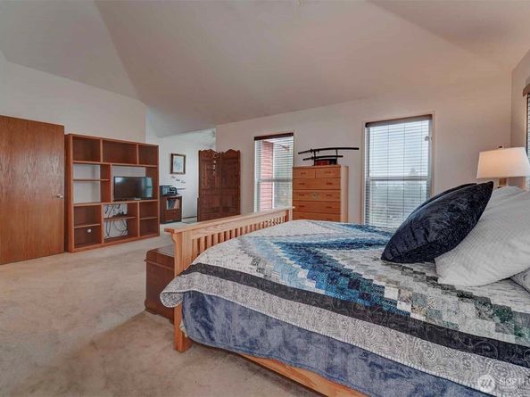 6494 Windward Place NW, Bremerton WA 98312