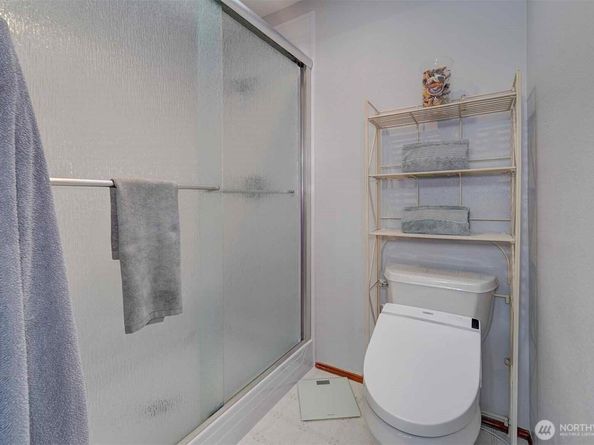 6494 Windward Place NW, Bremerton WA 98312