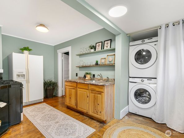 6008 SW Stevens Street, Seattle WA 98116