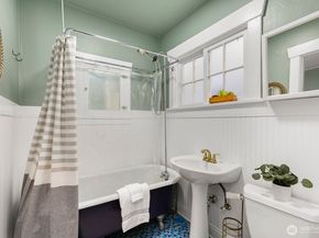 6008 SW Stevens Street, Seattle WA 98116